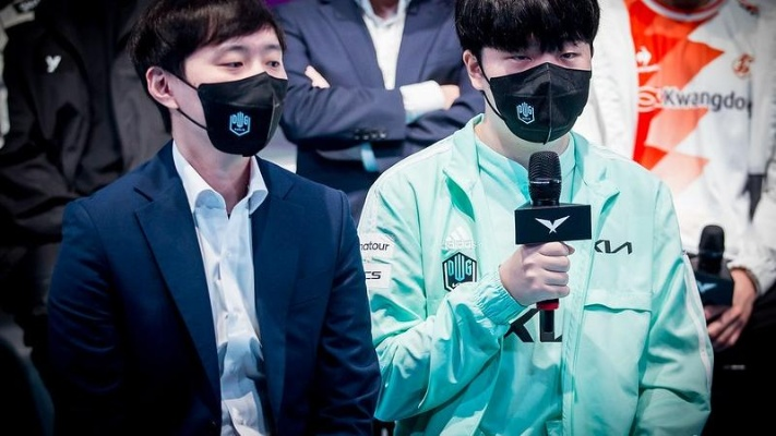 韩国街头浪漫邂逅！ShowMaker甜蜜约会女友曝光