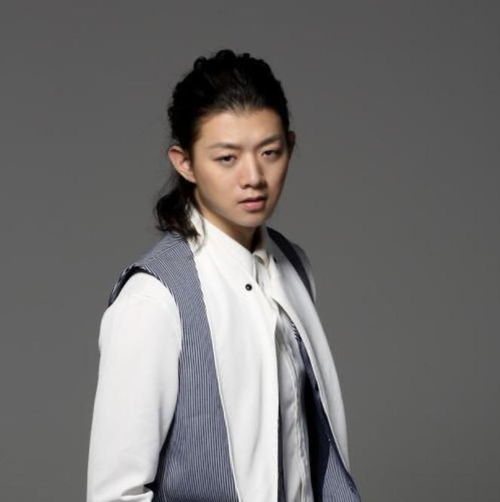 银河奖提名作家邓紫棋惊艳回应，新人作家喜获青睐！