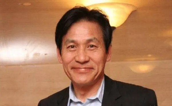 韩国影帝安圣基离世,多奖得主传奇落幕 韩国影帝安圣基离世,多奖得主传奇落幕