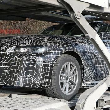 宝马iX4纯电SUV谍照首曝：低趴姿态，动感十足，颠覆视觉新体验