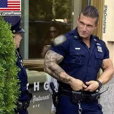 迈克演员假警风波直播曝光，警方突袭揭秘背后真相！