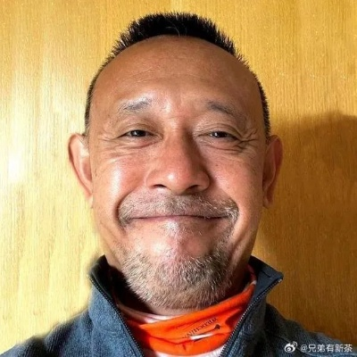 姜文63岁生日自拍曝光,风采依旧,揭秘岁月无痕的秘密! 姜文63岁生日自拍曝光,风采依旧,揭秘岁月无痕的秘密!