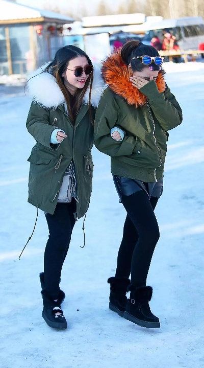 零下20度哈尔滨,外国游客短裤抗寒奇观揭秘! 零下20度哈尔滨,外国游客短裤抗寒奇观揭秘!