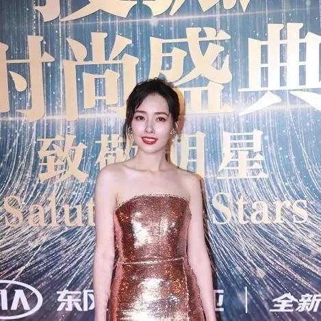 向太力挺穿衣自由,名媛培训班谣言不攻自破 向太力挺穿衣自由,名媛培训班谣言不攻自破