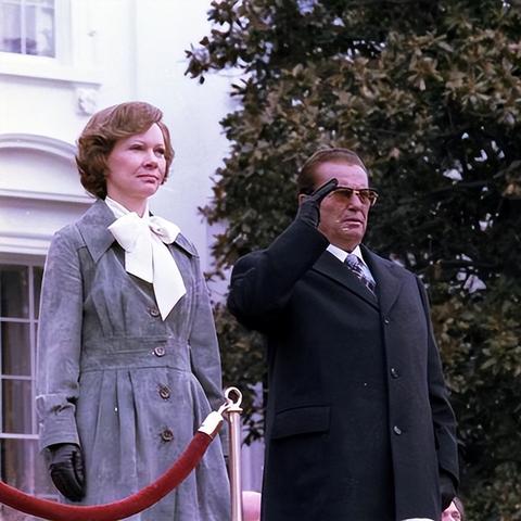 二战游戏到底藏着多少没玩透的战场密码?老玩家用3款冷门神作撕开真实战争的褶皱 二战游戏到底藏着多少没玩透的战场密码?老玩家用3款冷门神作撕开真实战争的褶皱