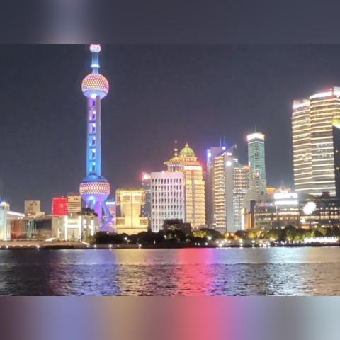 空调缺电引冲突，网约车司机乘客街头激情对决