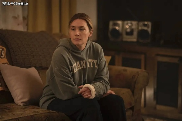 东城梦魇第二季:口碑续燃,揭秘新篇章震撼来袭 东城梦魇第二季:口碑续燃,揭秘新篇章震撼来袭