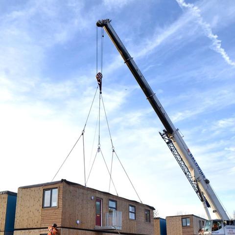 临时家人深情告白，温情演绎新家庭价值