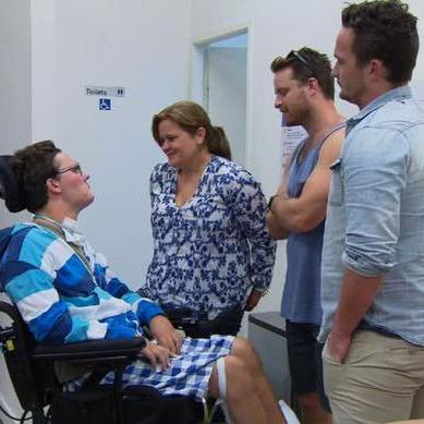 悉尼妹派对美照曝光!火辣身材惊艳众人,身材管理新典范 悉尼妹派对美照曝光!火辣身材惊艳众人,身材管理新典范