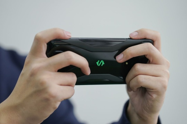 腾讯游戏掌机真能解决手游党痛点？实测30天，我发现了它没说的秘密