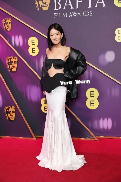 羊蹄山之魂主演BAFTA红毯惊艳亮相,自信风采引关注! 羊蹄山之魂主演BAFTA红毯惊艳亮相,自信风采引关注!