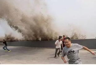 游客拍江面行走男子？别慌！游戏老炮拆解5类水互动BUG与拟真机制