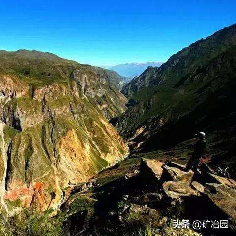 遗迹重生：手绘风殖民模拟新体验