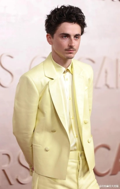 甜茶影帝奖杯在手,金小妹身材绝了美照曝光! 甜茶影帝奖杯在手,金小妹身材绝了美照曝光!