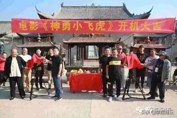 古村变身“竖店”全民拍剧,驴日片酬500元,揭秘影视新风口 古村变身“竖店”全民拍剧,驴日片酬500元,揭秘影视新风口