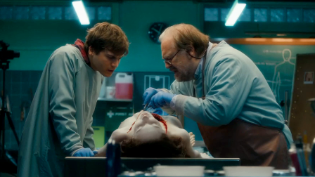 外星解剖专家，揭秘异星验尸官新篇章