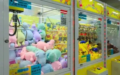 雪人玩具限时抢兑，像素娃娃机新玩法持续开启