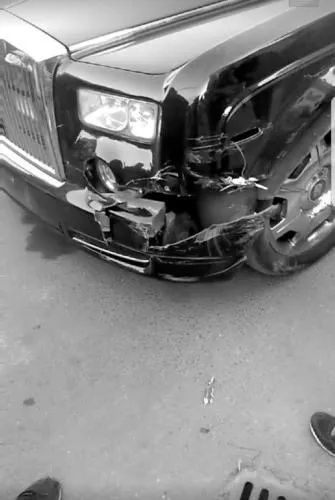 劳斯莱斯托运翻车车主索赔，法院判决车险拒赔新案例曝光