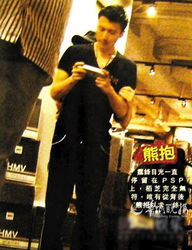 游戏玩家疯传的谢霆锋沈腾撞衫名场面，藏着多少玩家共情的穿搭密码？