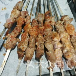 羊肉串价值翻倍，30万高价背后的传奇羊儿