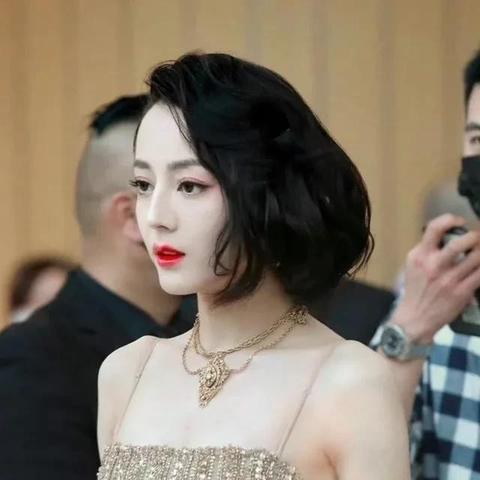 虎扑老哥们疯抢投票的「新女神」章若楠凭什么杀进前三? 虎扑老哥们疯抢投票的「新女神」章若楠凭什么杀进前三?