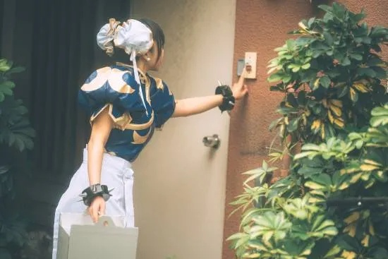 春丽COS绝美身材，御姐Coser惊艳演绎新风尚