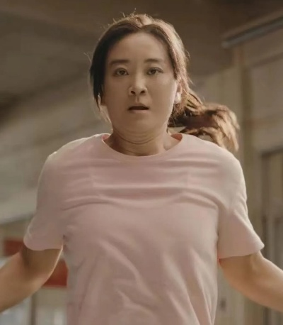 贾玲肌肉线被亲姐戳穿是特效？游戏圈真实感焦虑早把玩家逼成细节侦探