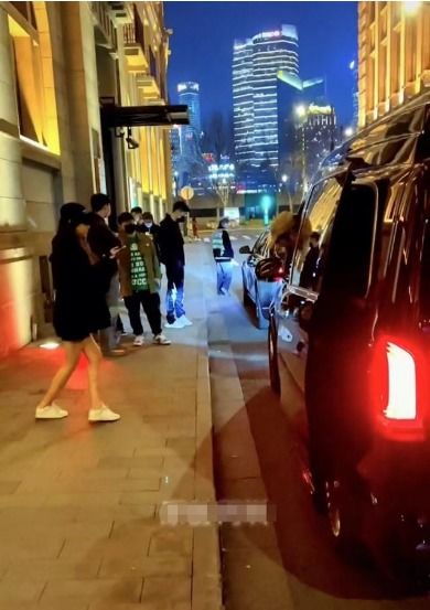 女友狂欢夜,史低《如胶似漆》爆笑闯关新体验 女友狂欢夜,史低《如胶似漆》爆笑闯关新体验
