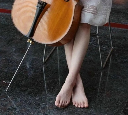 玉脚诱惑揭秘:一触即发的魔头陷阱 玉脚诱惑揭秘:一触即发的魔头陷阱