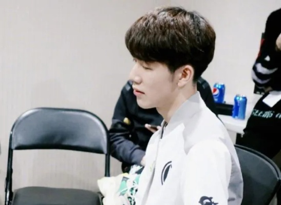 TheShy复出回应引热议，杰克回归疑云重重！直播先等消息揭晓