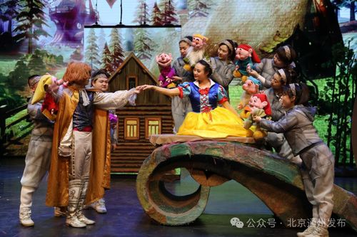 白雪公主新游玩法大揭秘,官方实机展示惊艳亮相! 白雪公主新游玩法大揭秘,官方实机展示惊艳亮相!