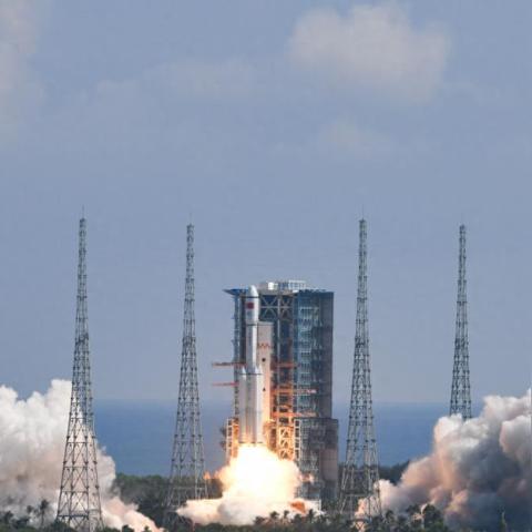 太空滞留9月女航天员退役,揭秘地球回归新篇章 太空滞留9月女航天员退役,揭秘地球回归新篇章