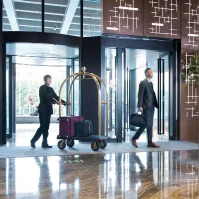 爆款游戏加持，现实酒店变身五星级，好评如潮新体验