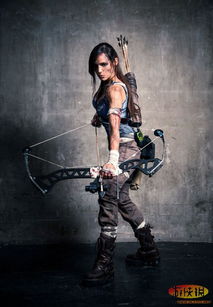 真人劳拉支持者热议：博主怒喷悉尼妹，立场鲜明引关注