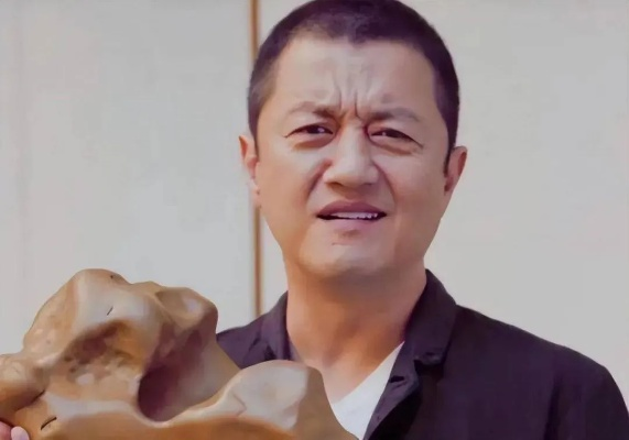 直播奇迹！李亚鹏30日狂揽亿级销量，粉丝激增350万，带货力惊人！