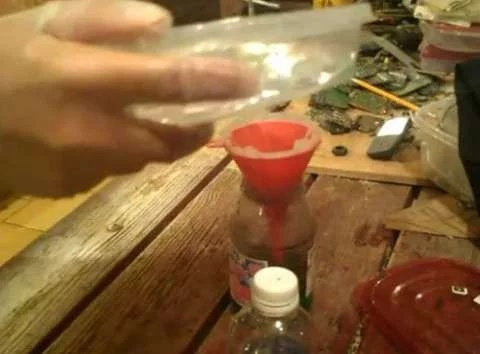 男子炼金术再现奇观：SIM卡变191克黄金，科技新突破引热议