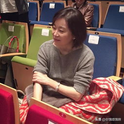 菜市场偶遇黄仁勋称首富 路人纠正：AI教父黄仁勋再引热议