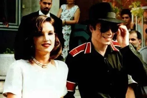 迈克尔杰克逊的妻子们，为何游戏里的灵魂羁绊总难复刻现实的遗憾？