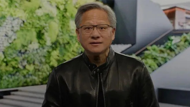 科技巨头黄仁勋北京打卡，王府中环半山腰品鉴云南美食，黑衣白裤造型尽显随性风范