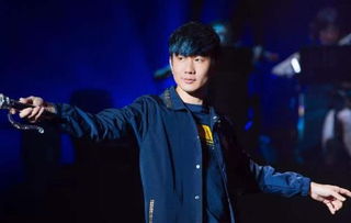 林俊杰七七甜蜜同框，网友偶遇电影院浪漫约会首曝光