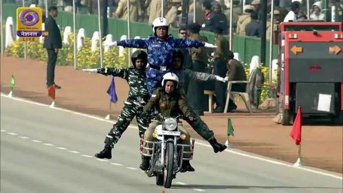 女兵摩托叠墙新突破：42勇士创团队精神新篇章