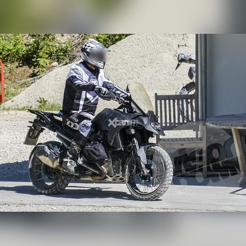 全新宝马R 1300 RT震撼上市，31.99万打造最强拳击手引擎传奇