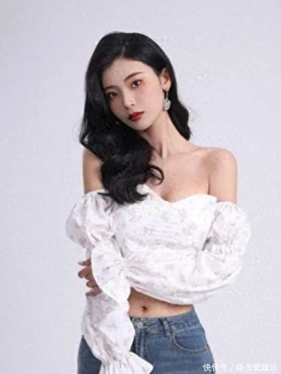 巴厘岛度假“浩浩妈”曼妙身材惊艳亮相