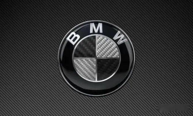 宝马新Logo首发:哑光黑环焕新登场,引领高端车界潮流 宝马新Logo首发:哑光黑环焕新登场,引领高端车界潮流
