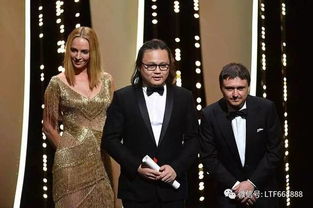 查莉·XCX亮相《呼啸山庄》首映,礼服惊艳全球瞩目风采独领 查莉·XCX亮相《呼啸山庄》首映,礼服惊艳全球瞩目风采独领