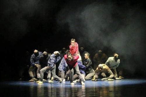 马蹄声声迎贵客，踏浪而来显尊荣