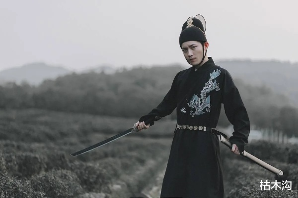 时空穿梭锦衣卫，一盏秋声改写江湖