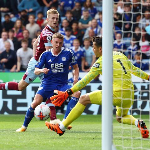 逃生2全流程通关必看，5个被90%玩家忽略的致命细节，看完直接解锁隐藏结局？