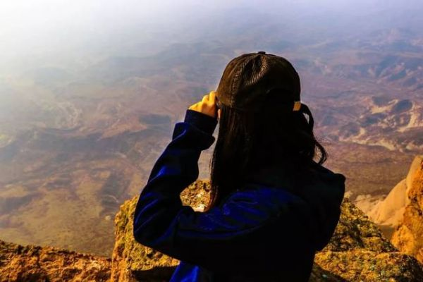 《孤山独影》巅峰启航——探索未知，攀登新境界