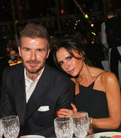 贝克汉姆绯闻情人犀利点评，正妻举止失当气氛尴尬，揭秘时尚态度新风向